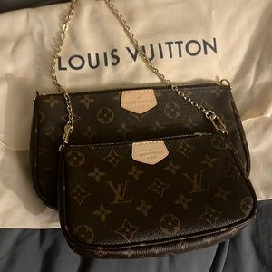 Louis Vuitton pochette with chain strap